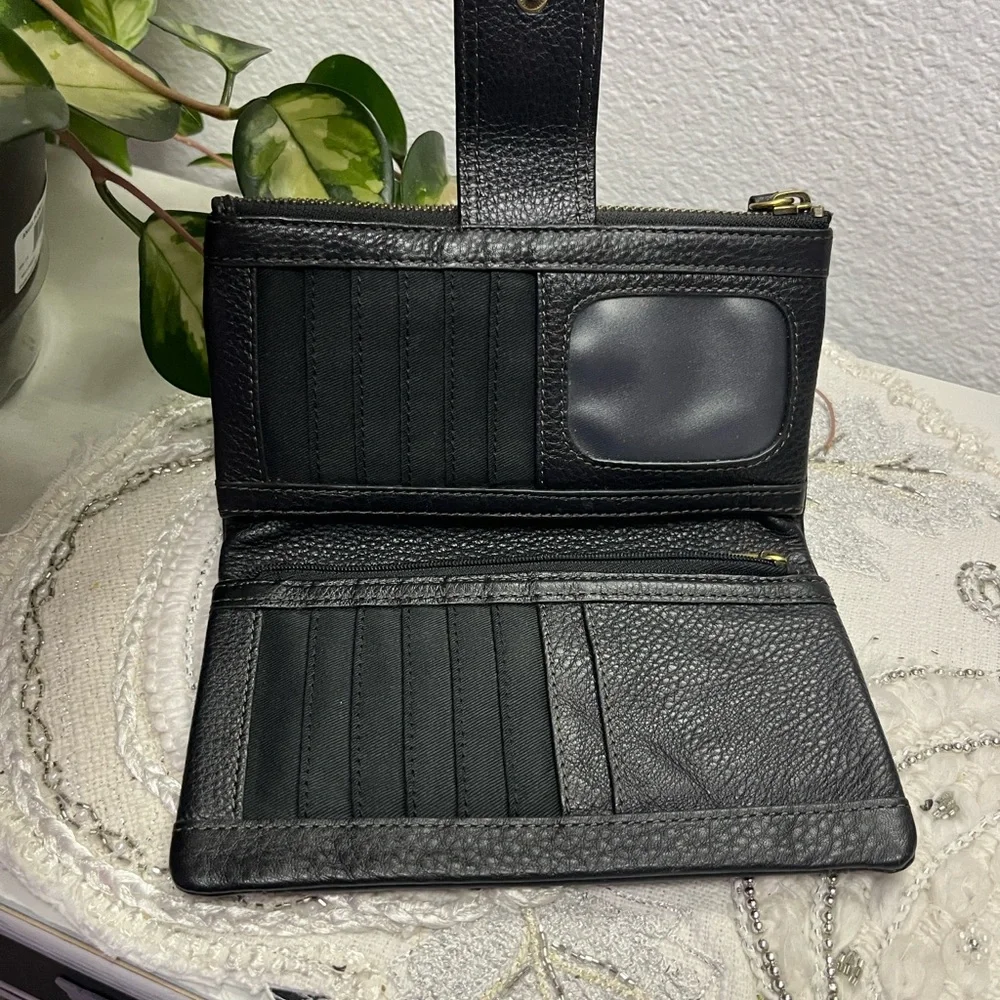 EUC Fossil Emma Pebbled Leather Bi-Fold Wallet Clutch